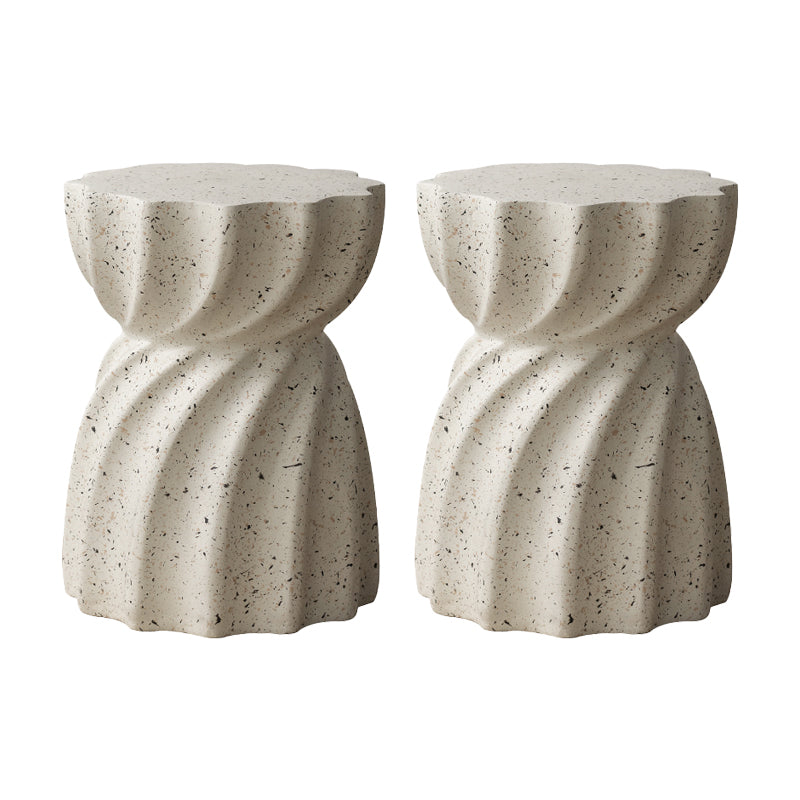 Zeitgenössischer geometrischer Akzent Seitentisch Marmor Gold Endtisch