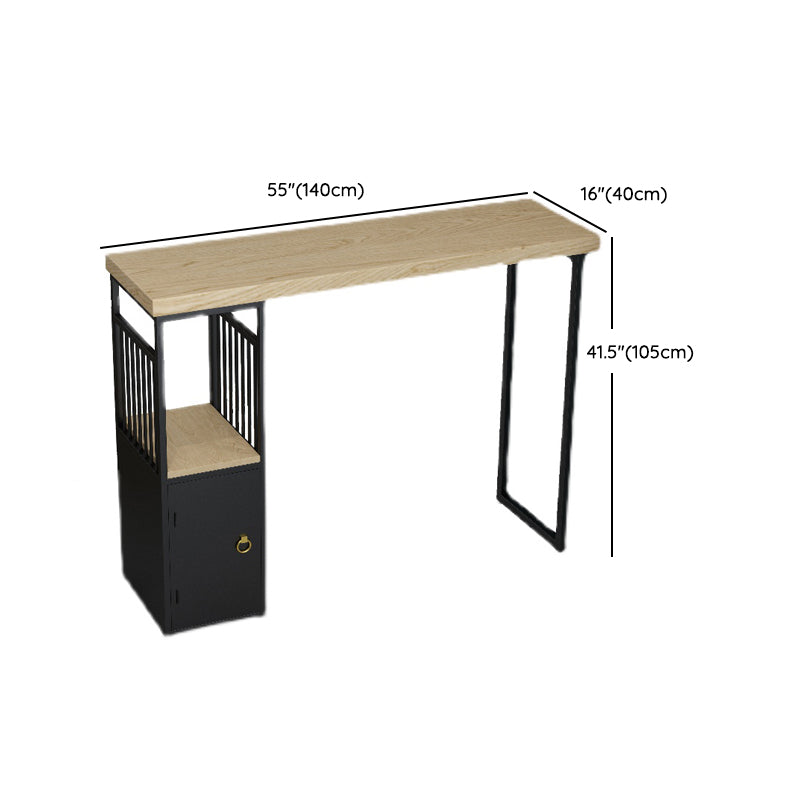 Industrielle Holzbistro -Tisch Rechteck -Metall -Basisstange Tisch mit Lagerung