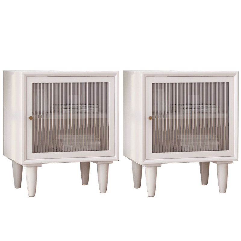 Accento contemporaneo tavolo da comodino con finitura antica con porte con porte