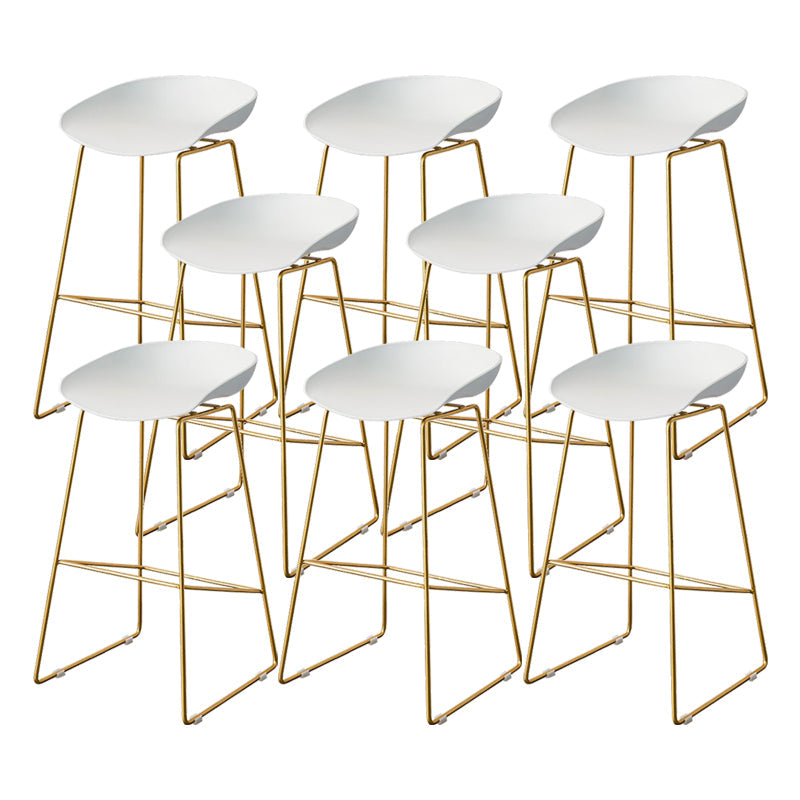 Scandinavian Metal Bar Stool Acrylic Patio Bar Stool with Gold Base