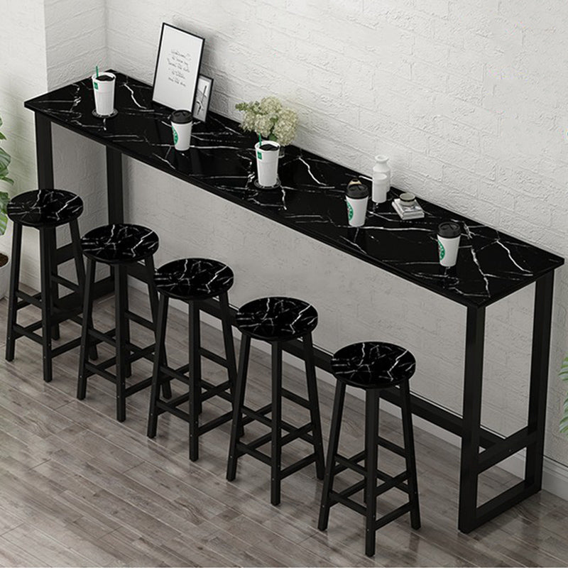 Mesa de taburete de bar de interiores glamorante mesa de comedor de bar rectangular con reposapiés