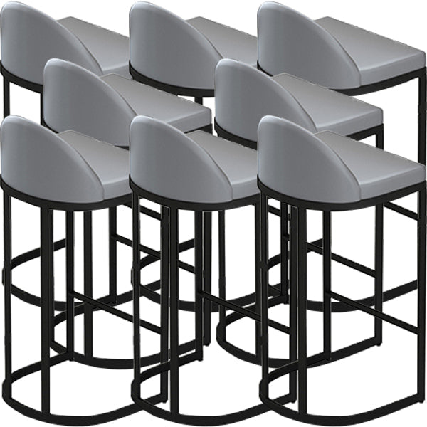 Tabouret de salle à manger en faux cuir gris tabouret de bar arrière avec base en métal