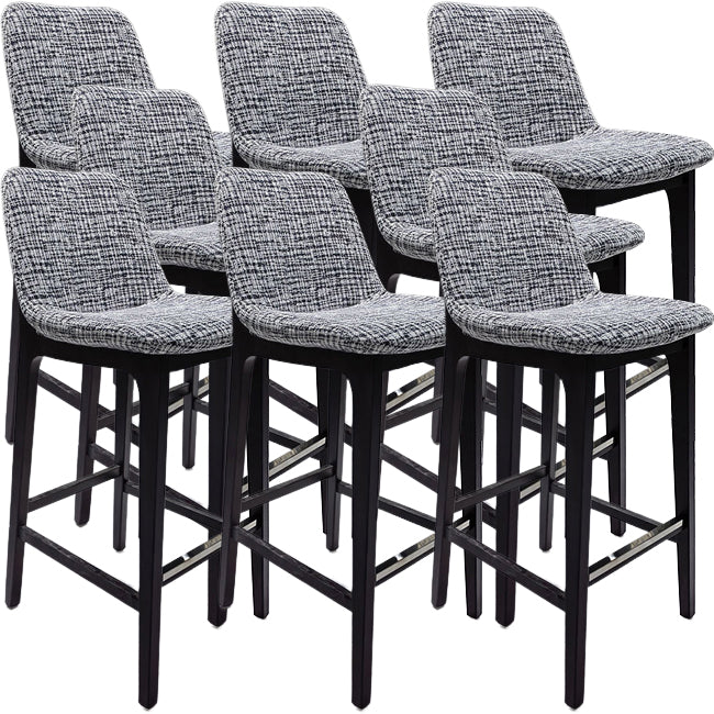 Skandinavische Innenhocker Massivholzhocker mit Fußstütze