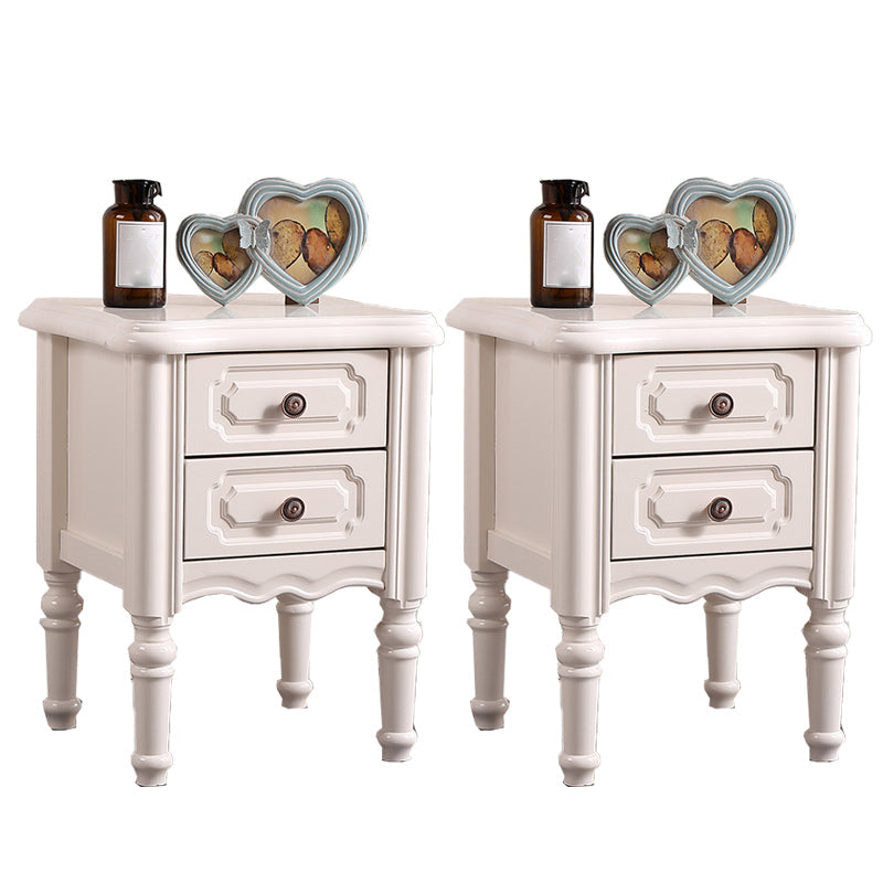 Tradizionale comodino in legno di gomma con cassetto da tavolo da notte con gambe