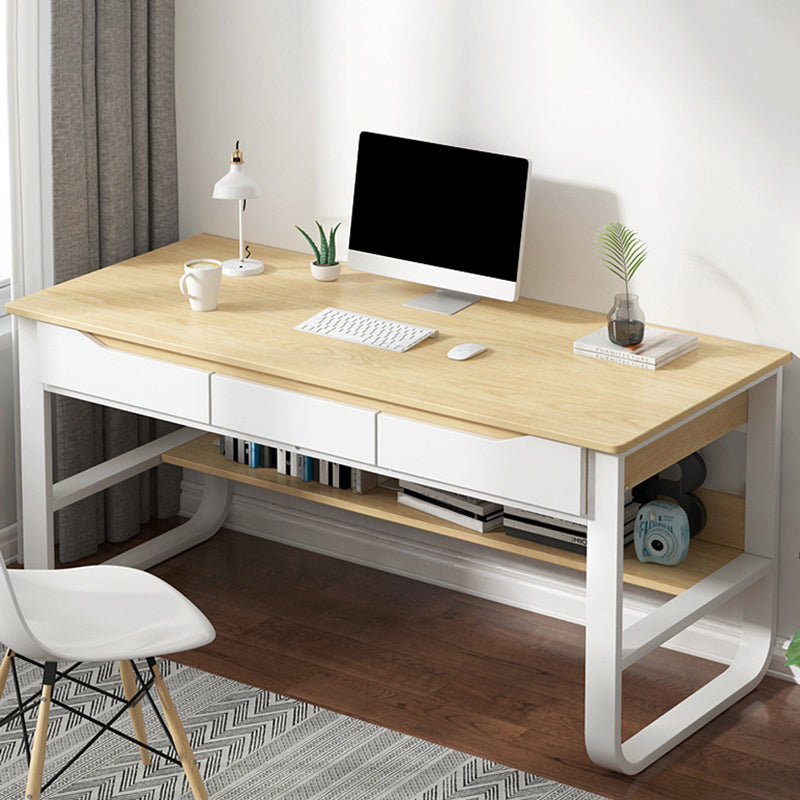 Bureau de bureau en bois rectangulaire Bureau d'ordinateur de finition antique avec jambes en métal