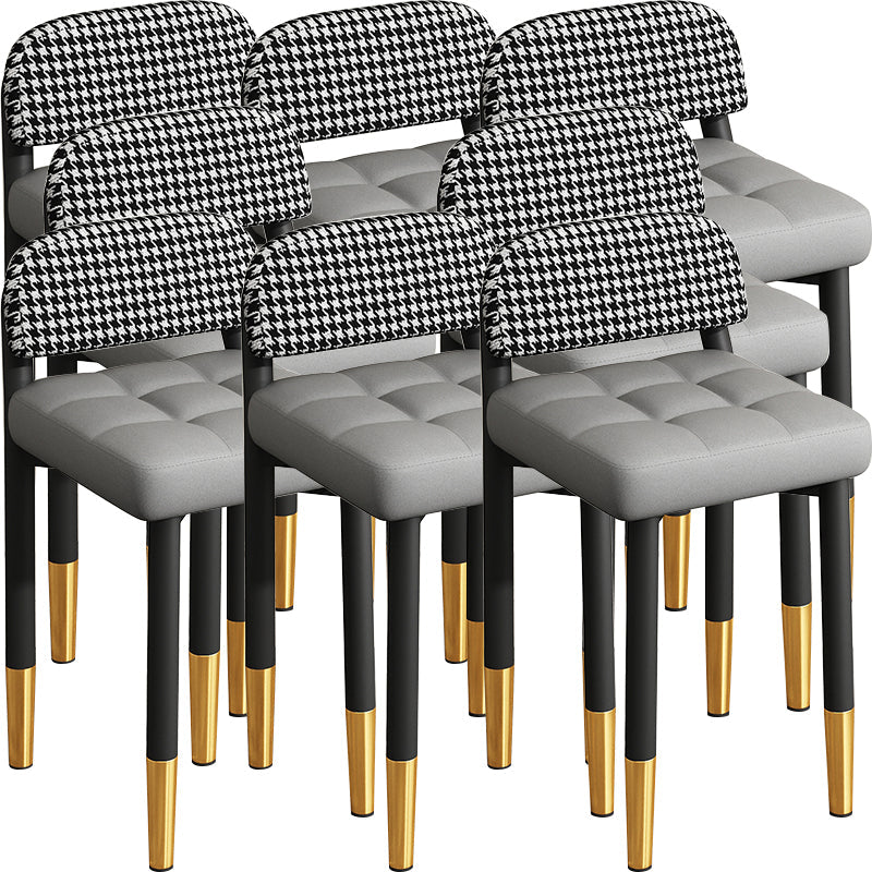 Silla de cojín de respaldo sin brazo moderna con patas de metal para el comedor