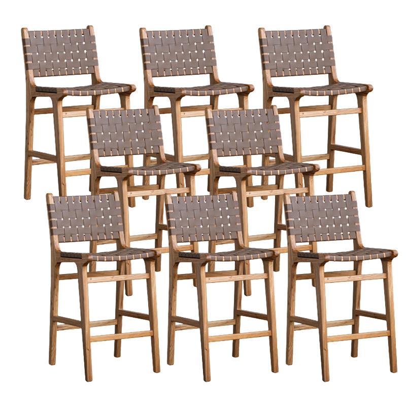 Contatore contemporaneo da 37 "in legno massiccio di altezza.