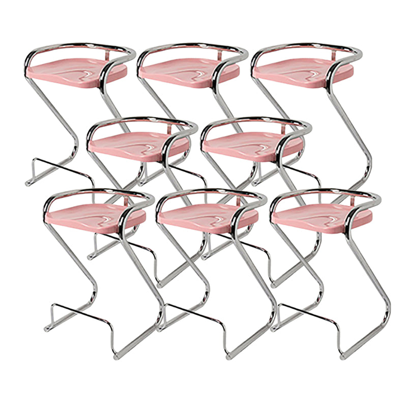 Moderni sgabelli da bar senza braccia con sedile sagomato con base di metallo