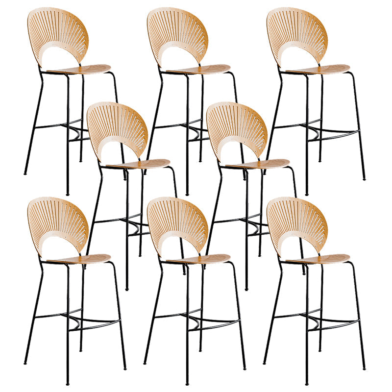 Contatore di legno da 45 "contemporanei sgabello con banco di legno con base metallica