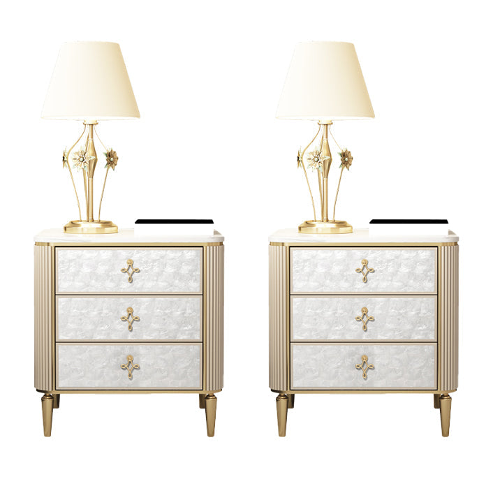 Les tiroirs glamour comprenaient une table de chevet de table d'accent 24 "de haut avec les jambes