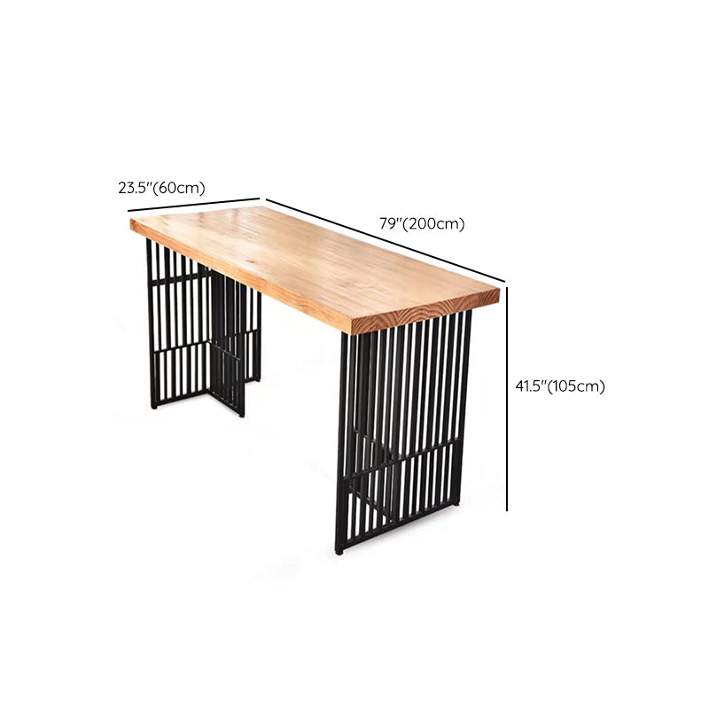 Natuurlijke afwerking dennenhoutbiastro -tafel met metalen dubbele voetstuk