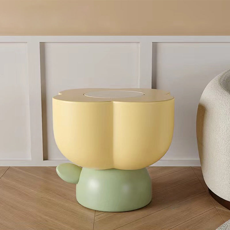 Resin Coffee or End Table in Flower Shape with 1 Legs Contemporary