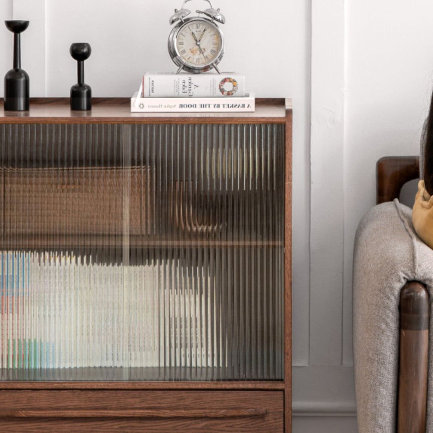 ソリッドウッドガラスパーンされた茶色1-リビングルーム用の引き出しアクセントキャビネット