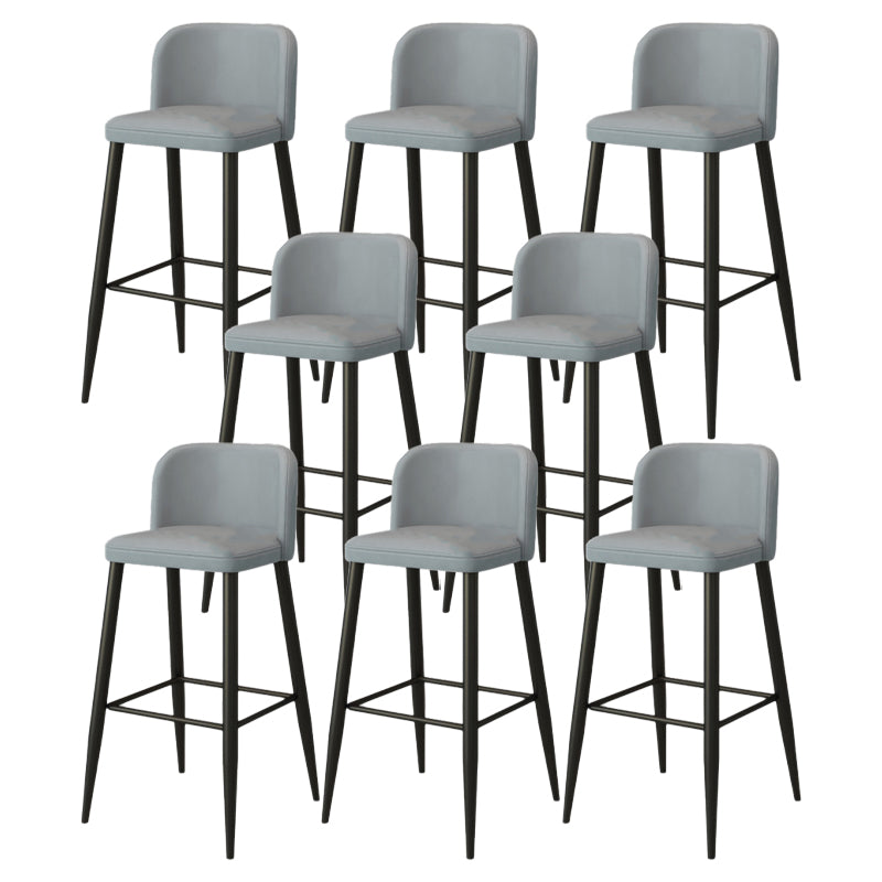 Moderni sgabelli da bar in fico rombina con poggiapiedi con poggiapiedi