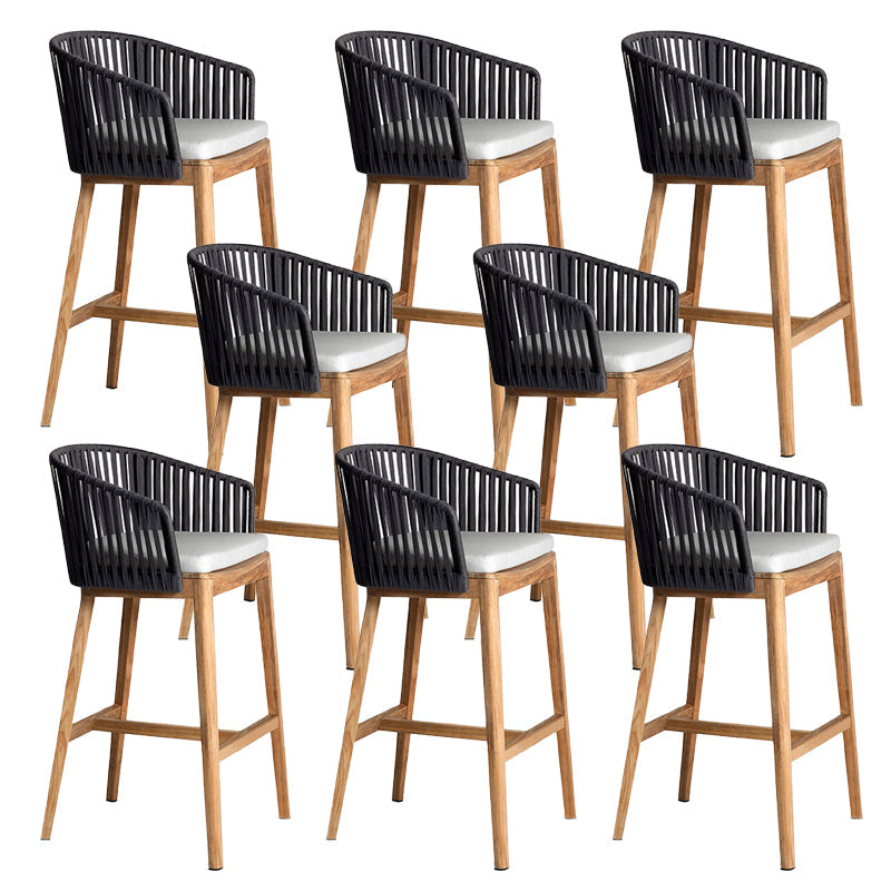 Sgabello da bar imbottito secchio contemporaneo con base in legno massiccio