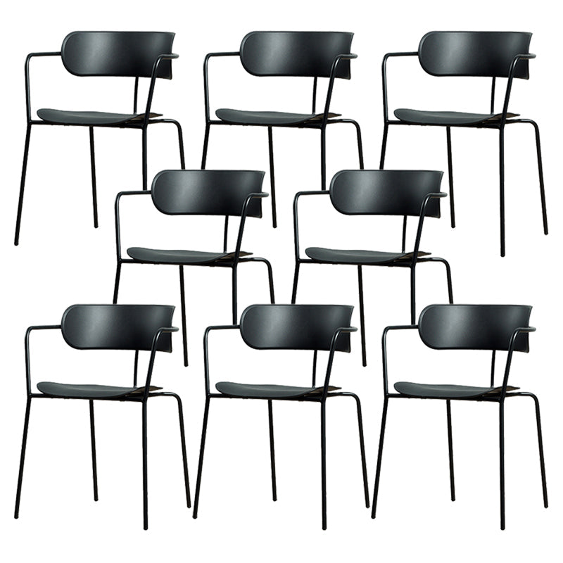 Hedendaagse stijl Open Back Plastic Dining Arm stoel met metalen benen voor thuis