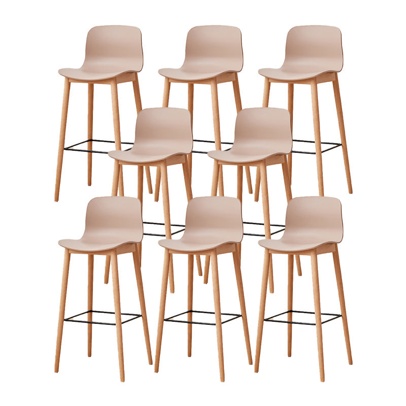 Sgabello da bar in plastica posteriore in stile contemporaneo con gamba in legno