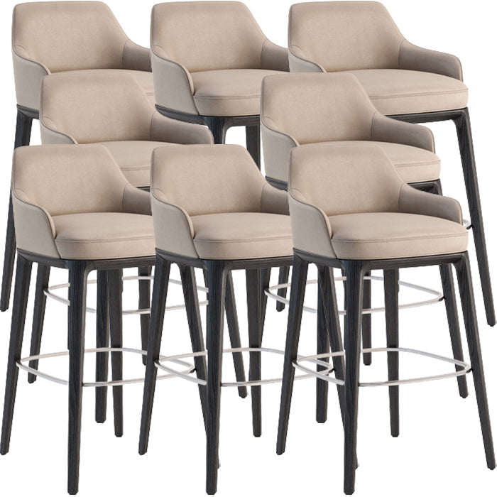 Tabouret de bar à bras rembourré en cuir fausse avec base en bois massif pour la maison