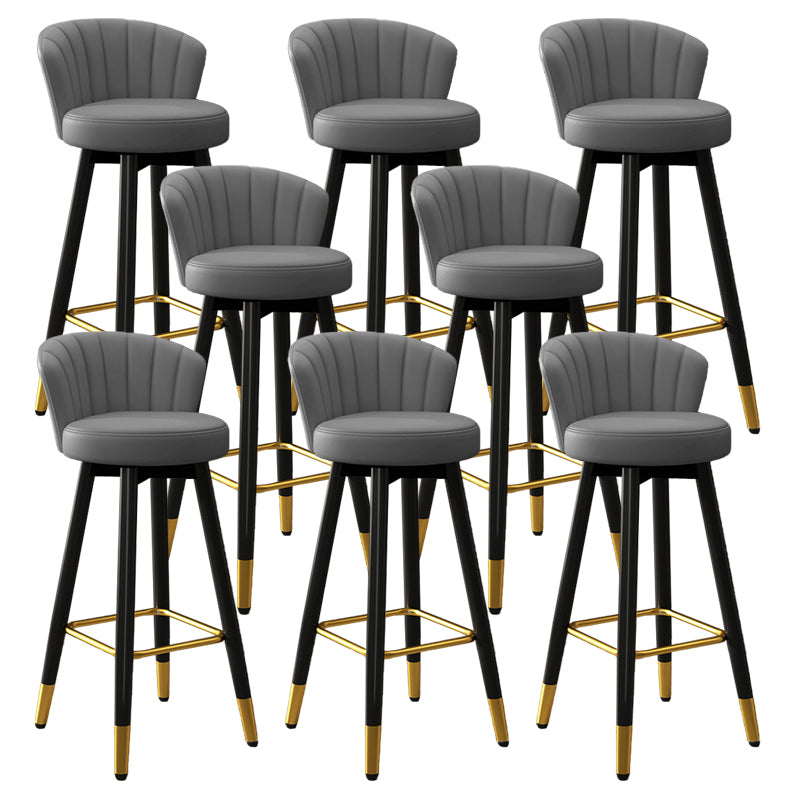 Sgabelli da bar per gambe metalliche contemporanee in fico in pelle coda di soggiorno