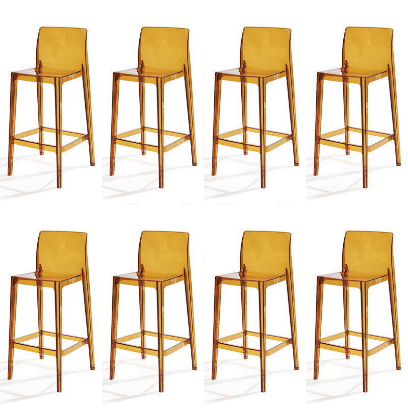 Sgabello da bar sul retro bassa acrilico contemporaneo con poggiapiedi