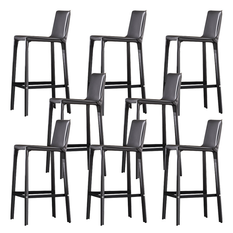 Tabouret de comptoir de dossier industriel de 39 "à hauteur avec coussin en cuir