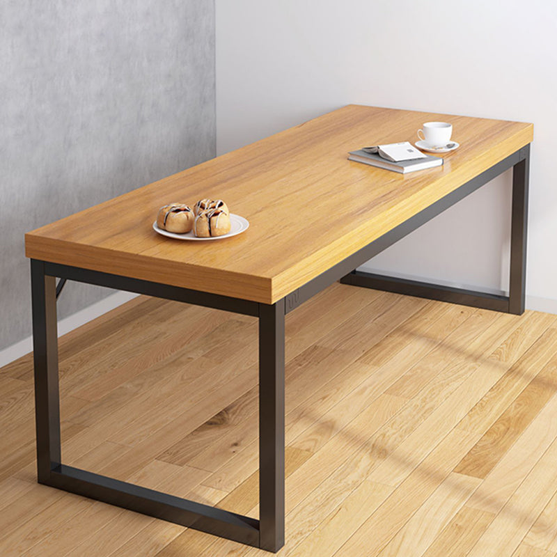 Mesa de comedor rectangular moderna Base de trineo de madera para sala de estar para sala de estar