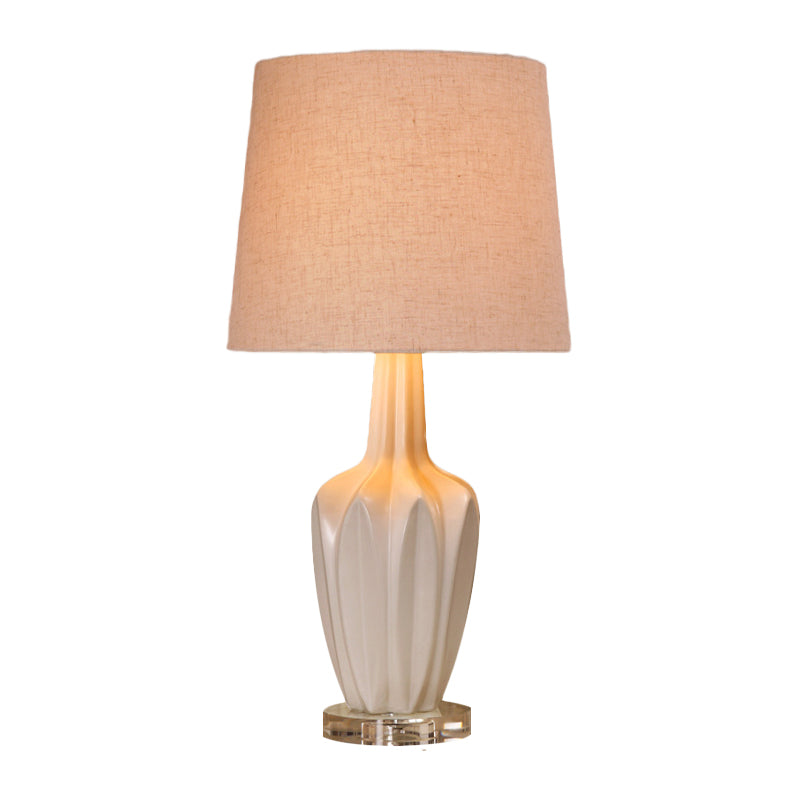 Vase Dining Table Light Simplicity Ceramic 1 Head White Night Stand Lamp with Fabric Lampshade Clearhalo 'Lamps' 'Table Lamps' Lighting' 1136606