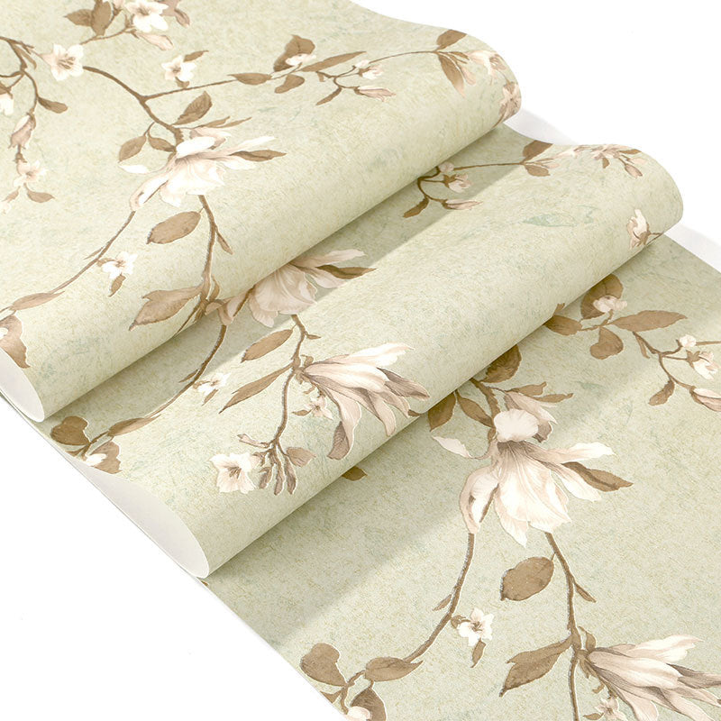 Non-Woven Unpasted Wallpaper Countryside Magnolia Print Wall Covering for Living Room Clearhalo 'Country wall decor' 'Rustic' 'Wallpaper' Wall Decor' 1395794