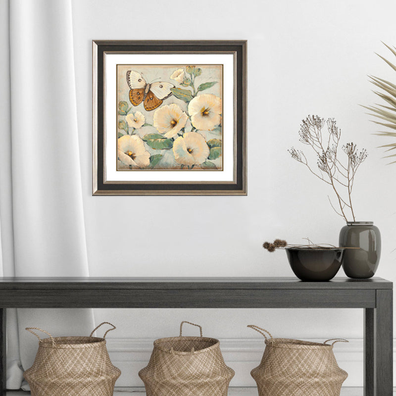 Butterfly and Flower Canvas Print Light Color Traditional Wall Decor for Girls Bedroom Clearhalo 'Art Gallery' 'Canvas Art' 'Traditional' Arts' 1956495