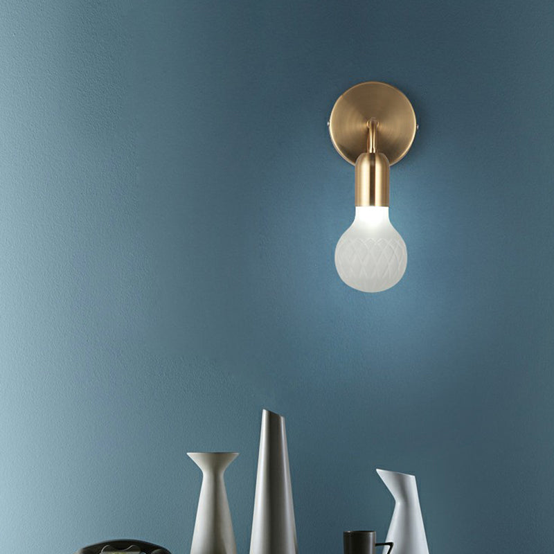 Industrial-Style Bulb Shaped Wall Light Single Lattice Glass Sconce Lighting Fixture in Brass Clearhalo 'Art deco wall lights' 'Cast Iron' 'Glass' 'Industrial wall lights' 'Industrial' 'Middle century wall lights' 'Modern' 'Rustic wall lights' 'Tiffany' 'Traditional wall lights' 'Wall Lamps & Sconces' 'Wall Lights' Lighting' 2289661