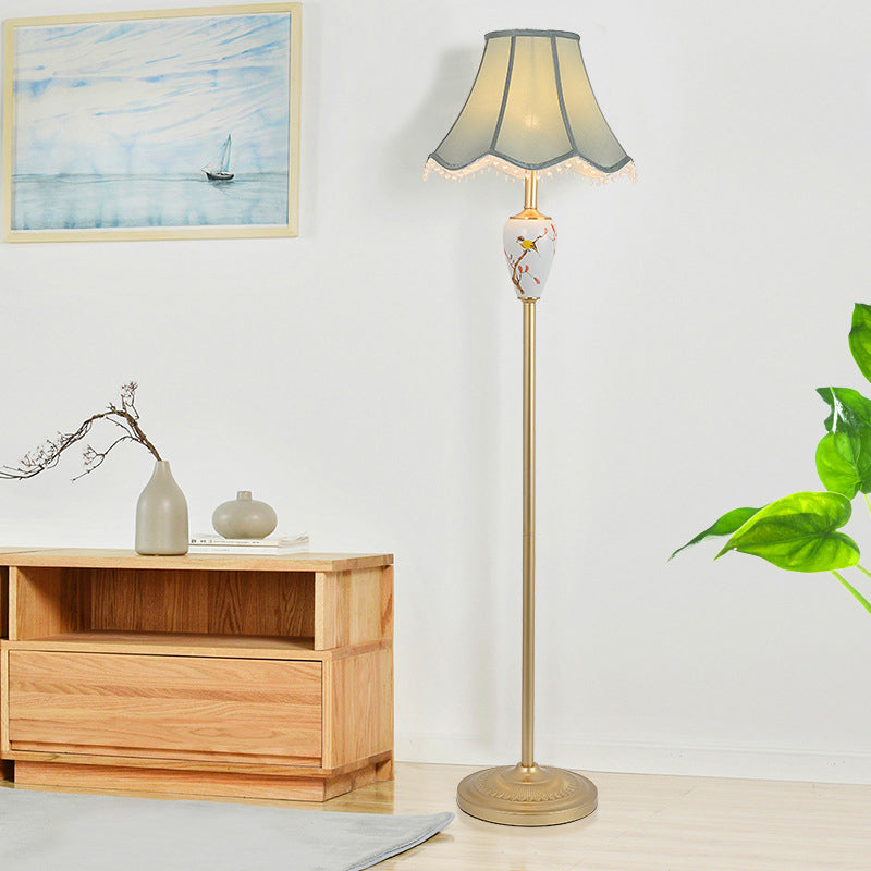 Fabric Flared Floor Light Classic 1-Light Living Room Accent Lamp with Scalloped Trimming in Gold Clearhalo 'Floor Lamps' 'Lamps' Lighting' 2415491