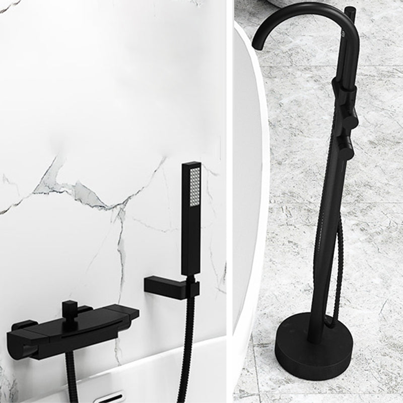 Contemporary Soaking Freestanding Bathtub Acrylic-Fiberglass Oval Bathtub Clearhalo 'Bathroom Remodel & Bathroom Fixtures' 'Bathtubs' 'Home Improvement' 'home_improvement' 'home_improvement_bathtubs' 'Showers & Bathtubs' 6194073