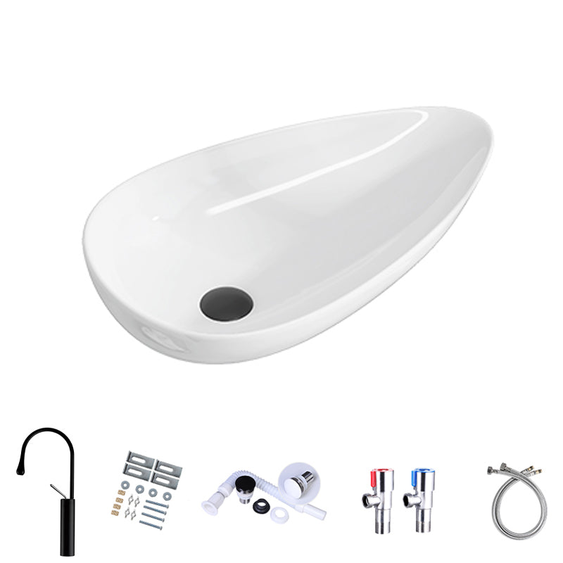 Modern Bathroom Sink with Single Faucet Hole Porcelain Oval-Shape Vessel Bathroom Sink Sink with Faucet Clearhalo 'Bathroom Remodel & Bathroom Fixtures' 'Bathroom Sinks & Faucet Components' 'Bathroom Sinks' 'bathroom_sink' 'Home Improvement' 'home_improvement' 'home_improvement_bathroom_sink' 6365834