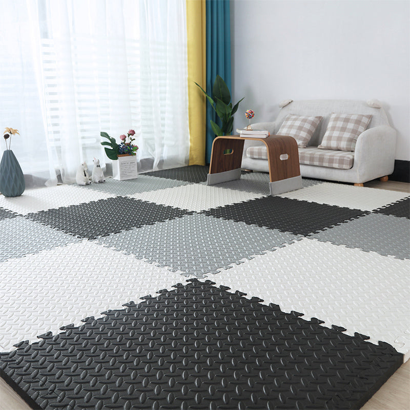 Non-Skid Level Loop Carpet Tile Interlocking Bedroom Carpet Tiles Black White Clearhalo 'Carpet Tiles & Carpet Squares' 'carpet_tiles_carpet_squares' 'Flooring 'Home Improvement' 'home_improvement' 'home_improvement_carpet_tiles_carpet_squares' Walls and Ceiling' 6643327