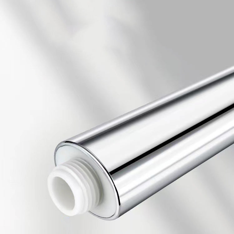 Basic Handheld Shower Head Round Standard Shower Heads in Silver Clearhalo 'Bathroom Remodel & Bathroom Fixtures' 'Home Improvement' 'home_improvement' 'home_improvement_shower_heads' 'Shower Heads' 'shower_heads' 'Showers & Bathtubs Plumbing' 'Showers & Bathtubs' 7065153