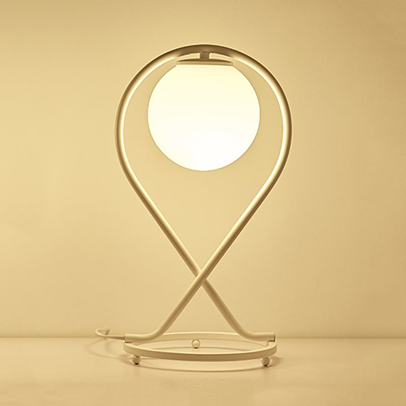 Crossed Linear Nightstand Light Simple Iron 1 Light White/Black Finish Night Table Lamp for Bedroom Clearhalo 'Lamps' 'Table Lamps' Lighting' 762942_42e08863-691a-415b-bb59-63a05e96603c