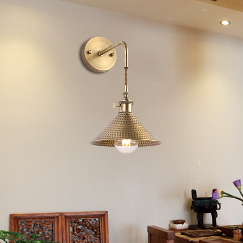 Hammered Cone Metal Wall Lamp Industrial 1 Head Living Room Sconce Light Fixture in Antique Brass/Brushed Brass Clearhalo 'Art deco wall lights' 'Cast Iron' 'Glass' 'Industrial wall lights' 'Industrial' 'Middle century wall lights' 'Modern' 'Rustic wall lights' 'Tiffany' 'Traditional wall lights' 'Wall Lamps & Sconces' 'Wall Lights' Lighting' 768877