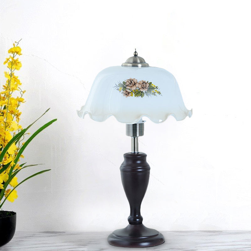 1 Bulb Nightstand Light Pastoral Living Room Table Lighting with Ruffle Bowl Cream/Tan Glass Shade Clearhalo 'Lamps' 'Table Lamps' Lighting' 785868