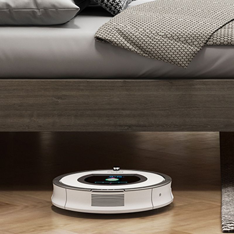 Eigentijdse houten matras opgenomen met rechthoekige rechthoekige paneelbed