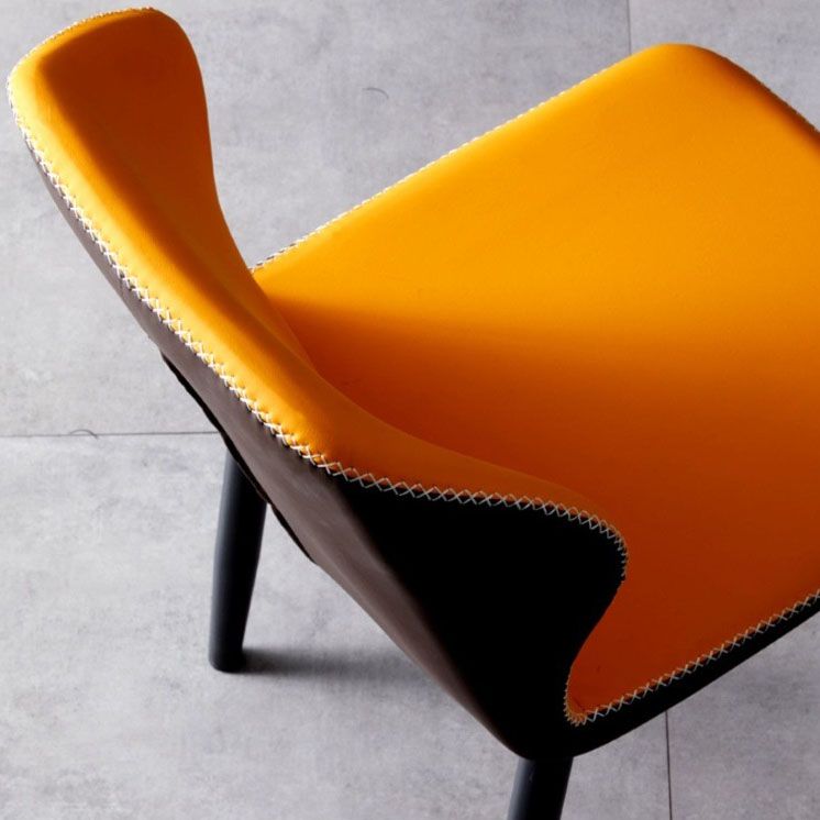 Zeitgenössischer Stahl Essstuhl Flügelback -Seitenmöbel im matten Finish für Innenräume