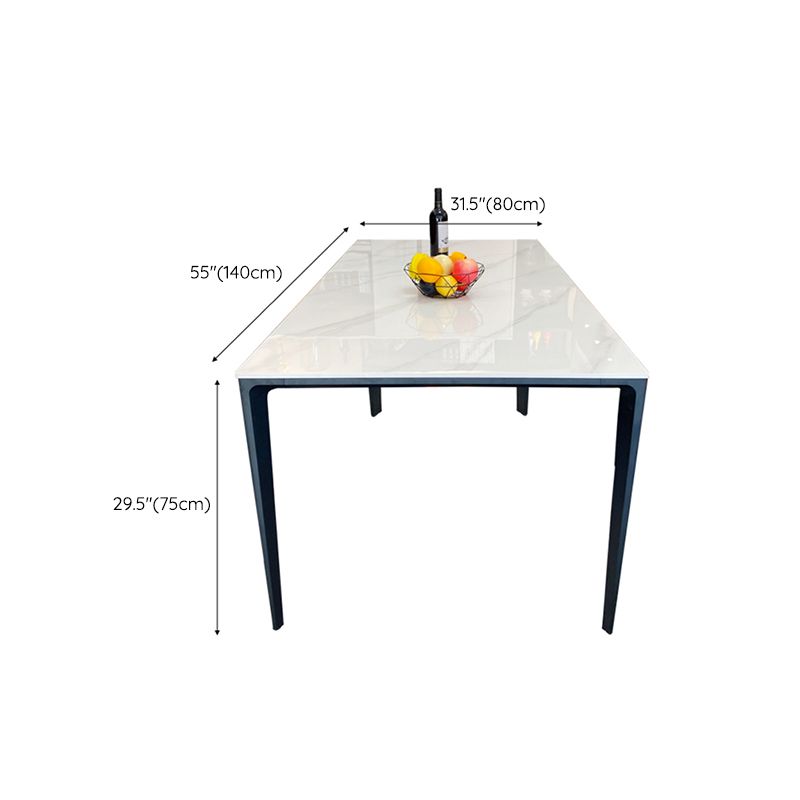 Tavolo da pranzo rettangolare moderno in pietra bianca con 4 gambe in metallo nero