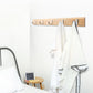 Moderne Holzkleiderbügel mit wand montierten Haken Hallbaumattrack