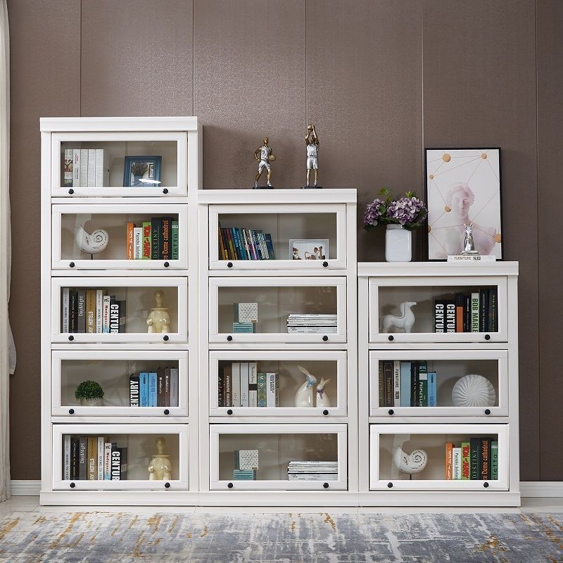 Witte verticale standaard boekenkast massief houten boekenplank met glazen deuren