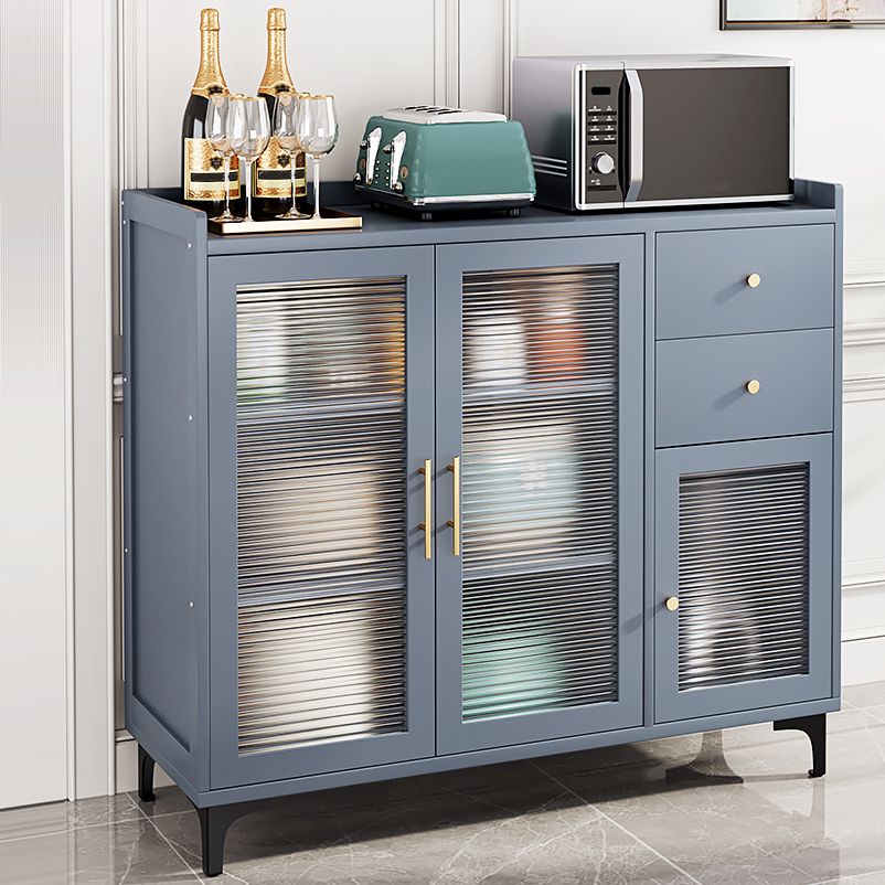 Server di pranzo in bambù di buffet grigio con spazio per la sala da pranzo