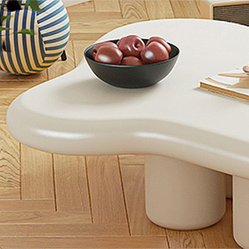 Tavolino da caffè scandinavo in legno Set di tavolini da caffè a 3 gambe a forma libera
