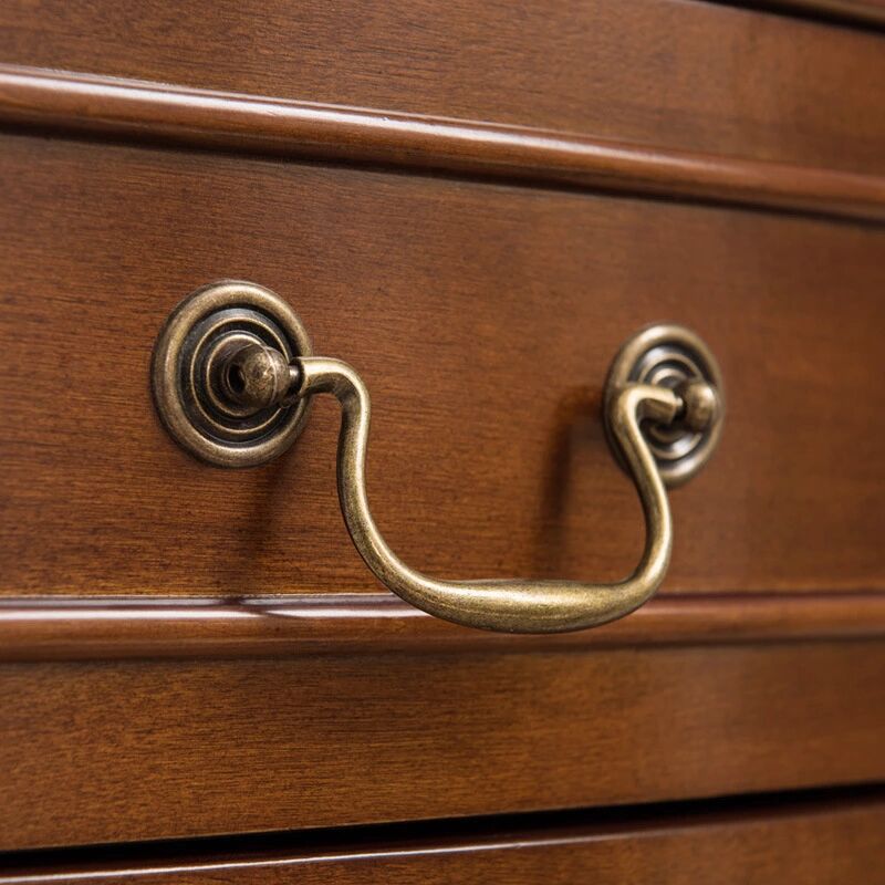 Hedendaagse massieve houten hoekkist, bruine accentkist met planken