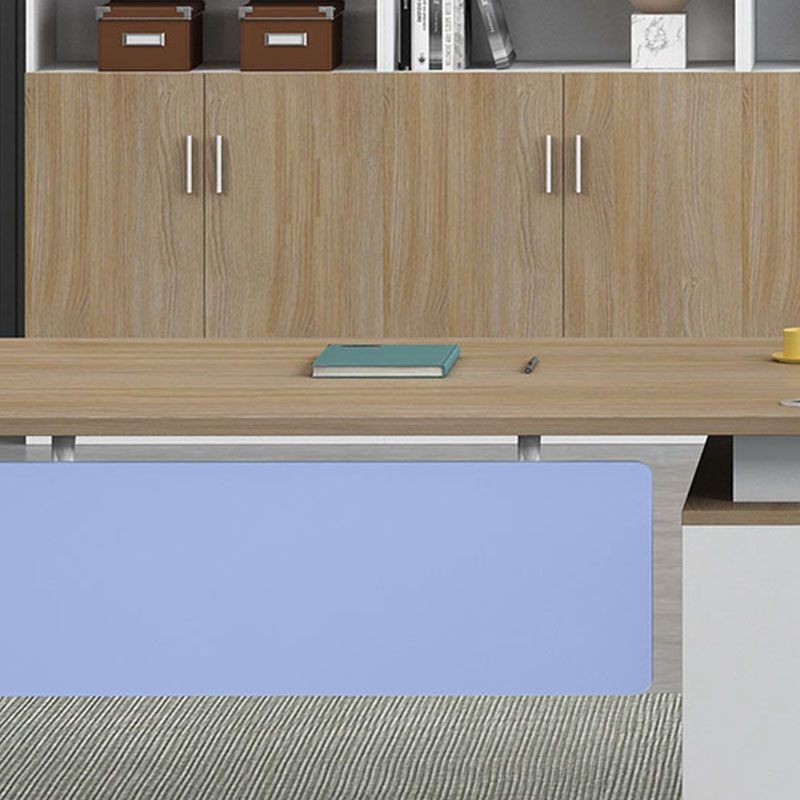 Madera de escritura de oficinas de forma rectangular con patas de metal en natural/marrón