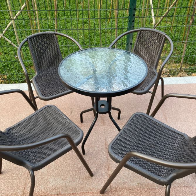 Round Shape Minimalist Style Dining Table Transparent Fixed Table of Glass Clearhalo ' dining_table' 'Dining Tables & Seating' 'Dining Tables' 'furn' 'furn_dining_table' 'Furniture' 'furniture_dining_table' 'Kitchen & Dining Furniture' 'kitchen&dining_furn' 'kitchen' 'kitchen_dining_table' 1200x1200_0243625f-79a2-4143-a689-f0fb9a993052