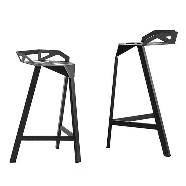 Industrial Low Back Bar Stool Metal Counter Height Stool in Black Clearhalo 'Bar Furniture' 'Bar Stools' 'bar_stools' 'furn' 'furn_bar_stools' 'Furniture' 'Kitchen & Dining Furniture' 1200x1200_0250118d-67c3-4dca-8b77-ac1edd6fc56e
