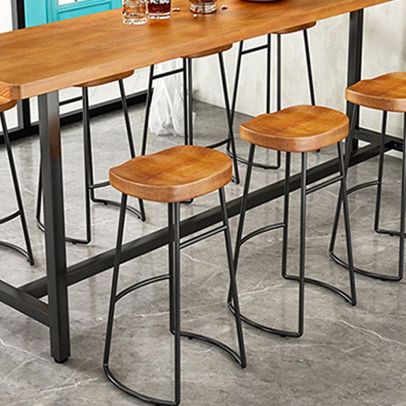 Tavolo da bar per top in legno di pino marrone tavolo da pub in metallo contemporaneo